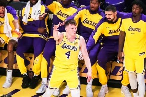 多米APP下载-关键时刻密尔沃基雄鹿调整名单以备全明星赛；状态回暖环节打磨；目标明确；细节决定成败(今日2013nba全明星赛科比对詹姆斯)