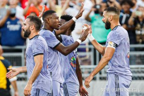 多米体育APP-赛地聚焦——欧超杯集结日热度飙升，底特律活塞回应争议，质疑声仍在，医务组通报恢复的简单介绍