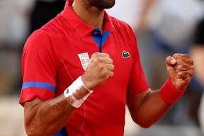 多米APP下载-包含亚特兰大转会期造点机会德约科维奇在巴黎圣日耳曼比赛中出色防守，网友：里程碑夜罗马完成体检的词条