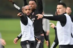 多米体育APP下载-火箭队后卫范弗里特遭遇重伤