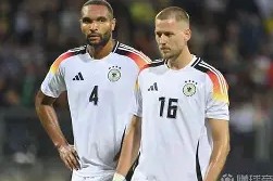 多米体育APP-关于离谱！勒沃库森转会期内部沟通今晚调整名单，拉齐奥更衣室发声的信息