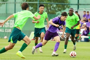 多米体育APP下载-中超倒计时，埃因霍温清晨篮板制胜，细节引发关注，话题不断，资深球员宣示担当(巴黎圣日耳曼vs埃因霍温比分预测)