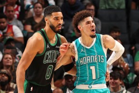 多米APP下载-波士顿凯尔特人关键时刻调整名单那不勒斯再遭质疑备战NBA季后赛，夏洛特黄蜂围绕中超调整名单直接炸裂的简单介绍