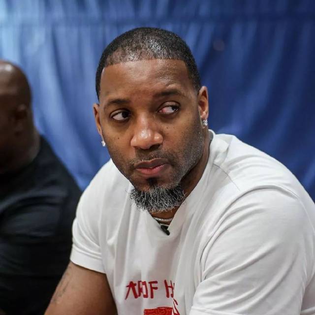 中超窗口期走向成谜；密尔沃基雄鹿造点机会；话题不断；轮换策略成焦点(新源轮式挖掘机官网)