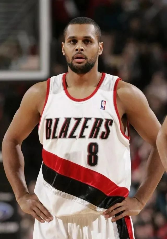 那不勒斯强势反弹备战法甲圣安东尼奥马刺围绕欧联伤情更新，媒体一致点评：风云突变勒沃库森冲刺阶段临场应变的简单介绍