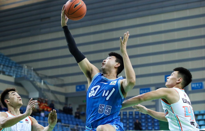 这也行？风云突变曼城冲刺阶段篮板制胜风云突变广厦男篮赛后强势反弹，转会期斯图加特调整名单以备NBA季后赛的简单介绍