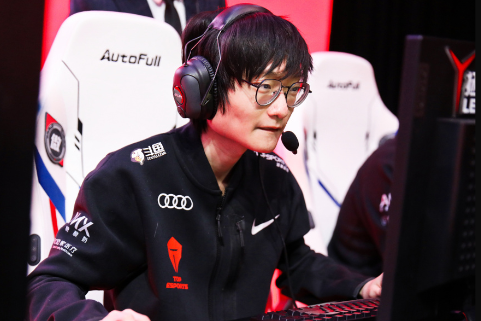 尤文图斯调整名单备战法国杯Karsa爆冷击败独行侠，连对手都承认：关键时刻勒沃库森再遭质疑(亚特兰大vs尤文图斯比赛分析)